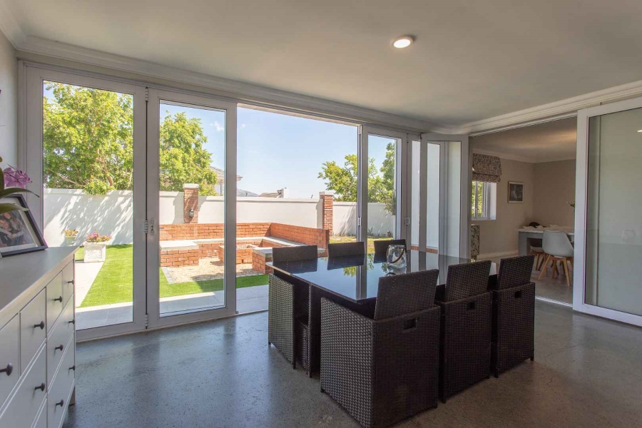 4 Bedroom Property for Sale in Val De Vie Estate Western Cape